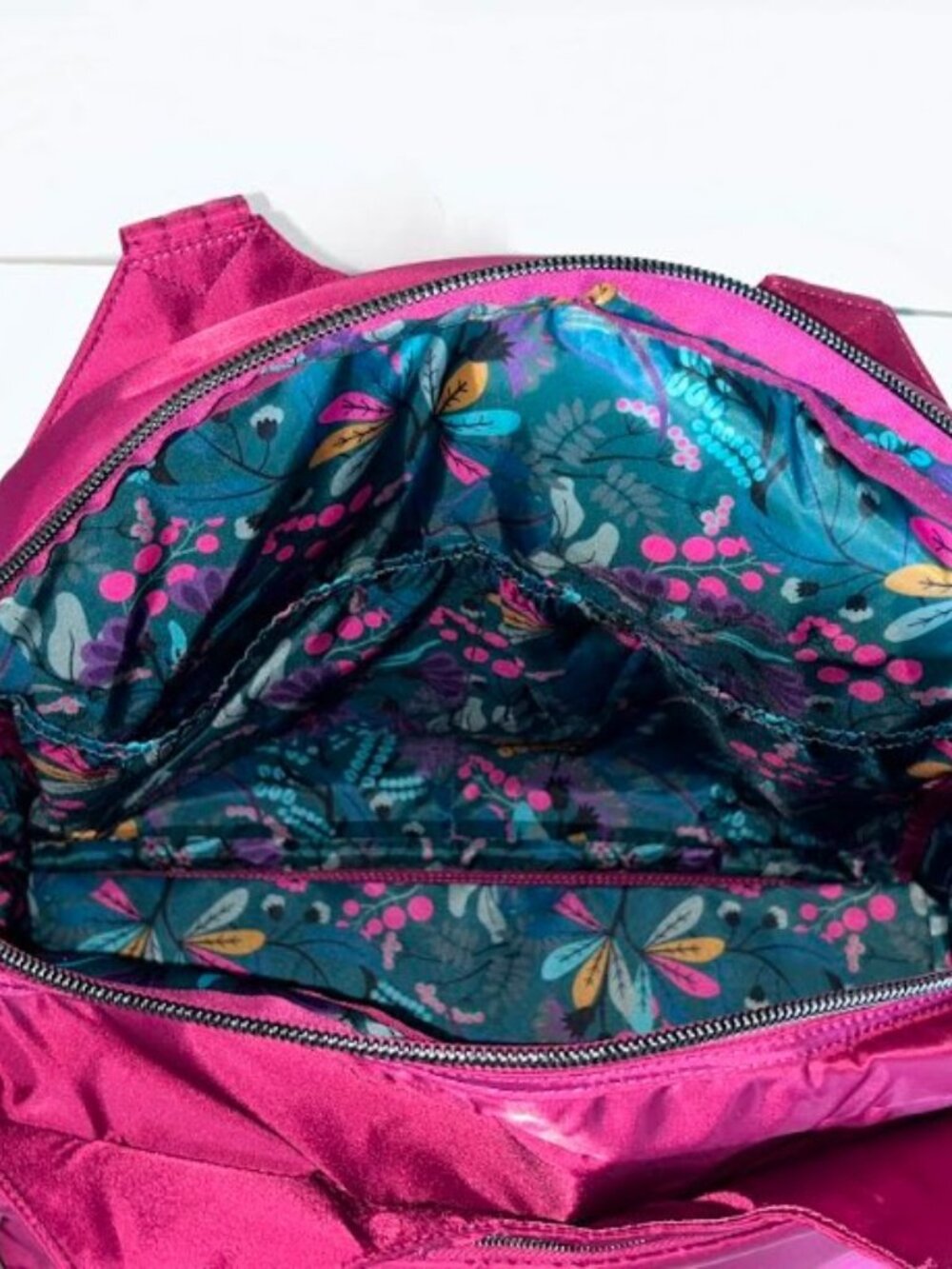 Lug Pontoon 2 Overnight Bag Raspberry Berry Red - Picture 9 of 14
